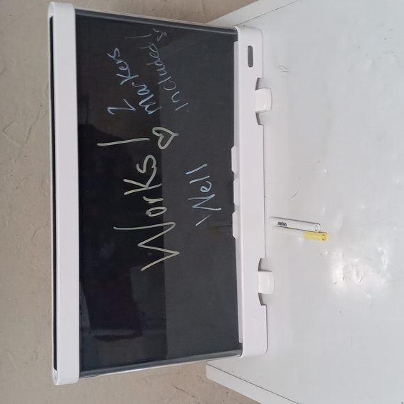 Crayola Ultimate Light Board With 2 Markers - Picture 2 of 14